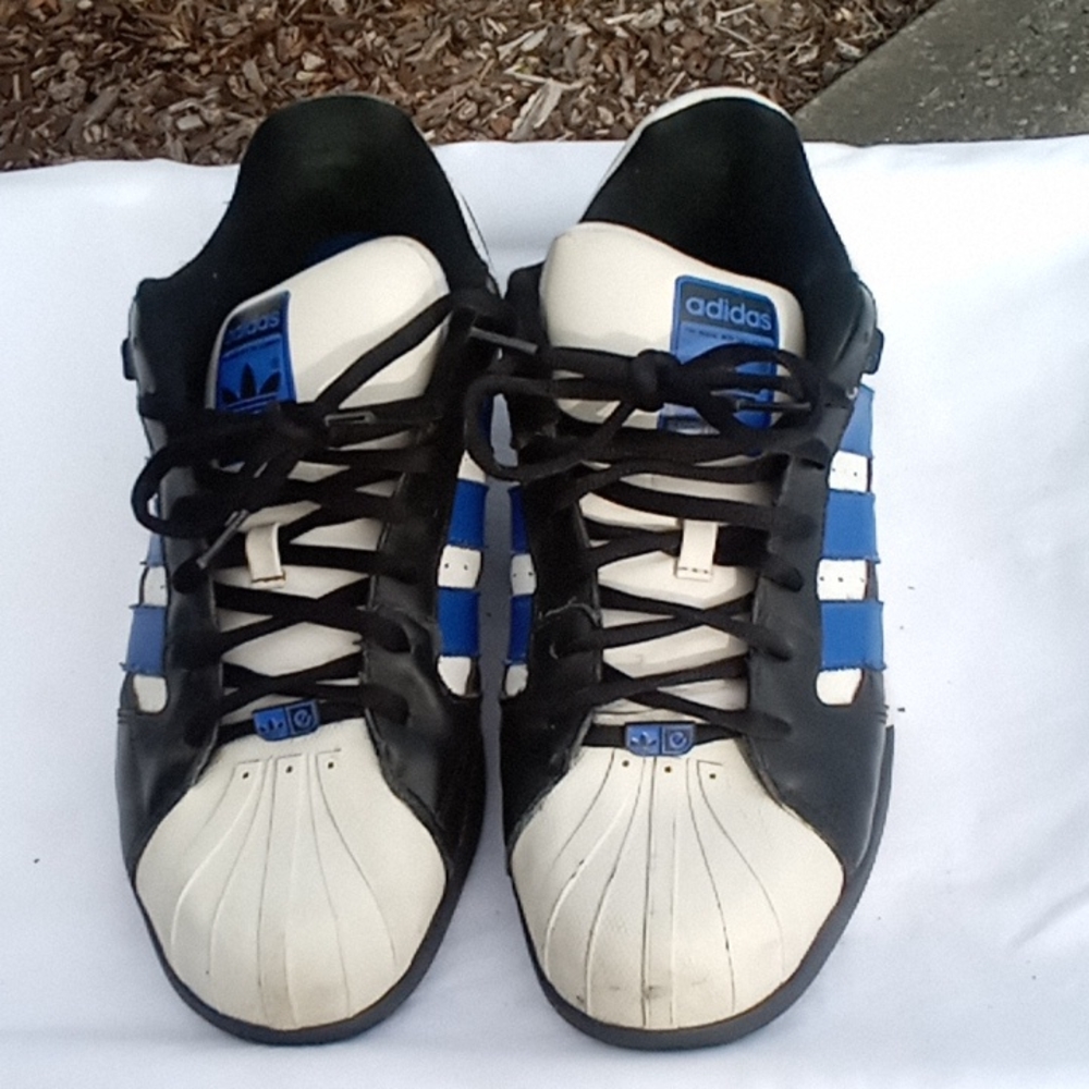 Men's Adidas superstar sneakers